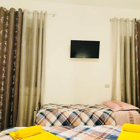 Casa Dei Fiori 3 Lejlighed Somma Lombardo Eksteriør billede