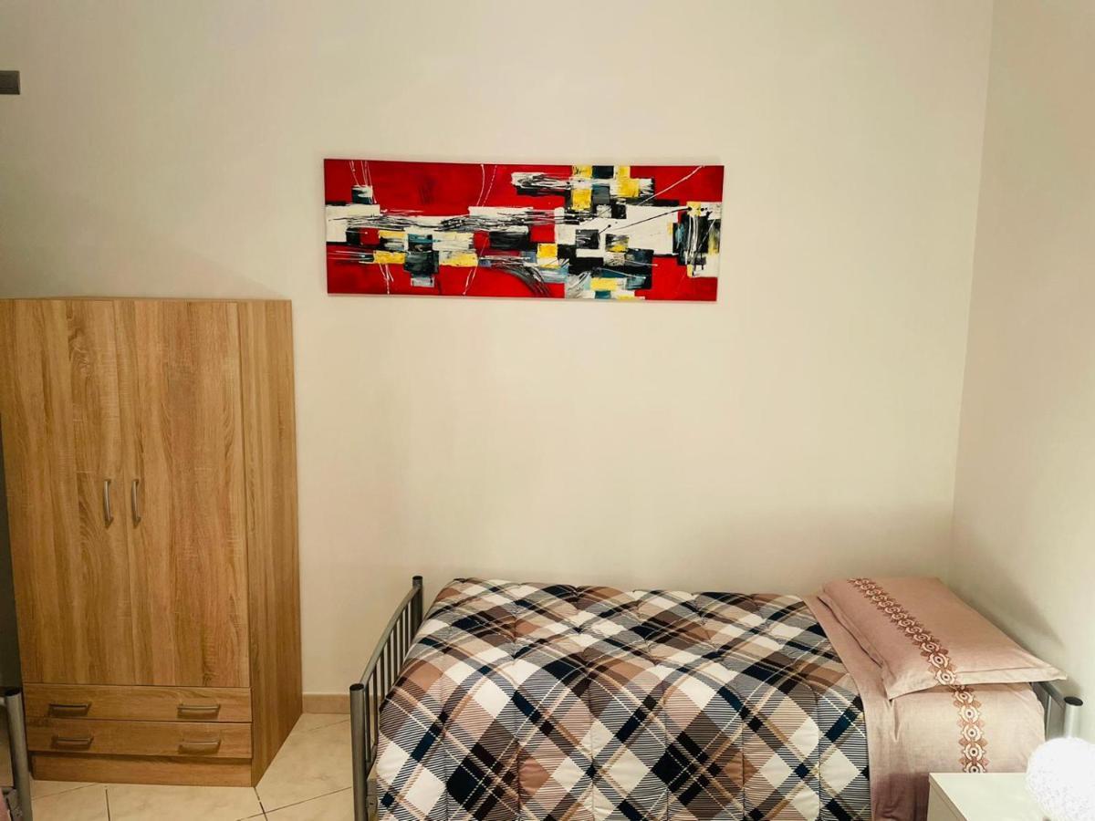Casa Dei Fiori 3 Lejlighed Somma Lombardo Eksteriør billede
