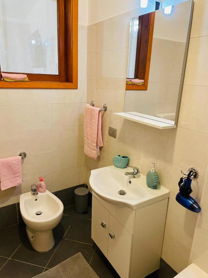 Casa Dei Fiori 3 Lejlighed Somma Lombardo Eksteriør billede